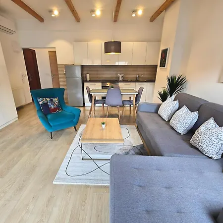 Center Apartman *