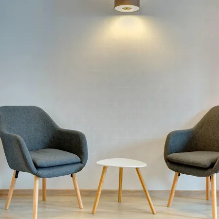 Center Apartment *